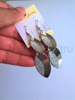 Dlouhé visací třpytivé náušnice lístky (BB502)