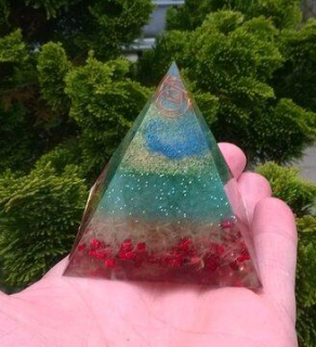 Orgonitová pyramida - pampeliškové přání  6,7 x 6 cm (PP52)