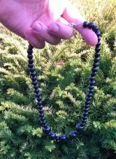 Dřevěný náhrdelník na zapínání - černý (BD392)