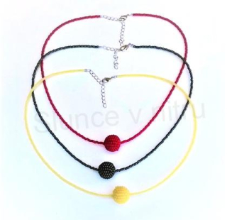 Korálkový náhrdelník v několika barevných variantách (BD396)