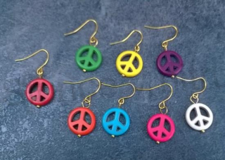 Minerální tyrkysové náušnice se symbolem míru zlaté (X560)