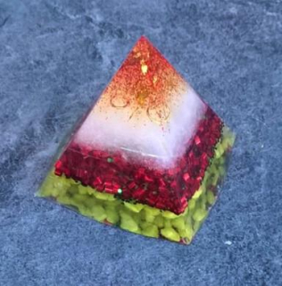 Orgonitová pyramida - pro radost 5,7 x 5,2 cm (PP83)