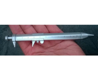 Pero s posuvným měřítkem (E382)