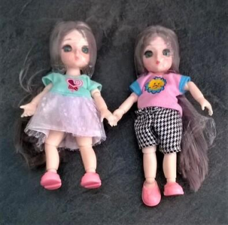 Pohyblivá panenka Doll 16 cm s dlouhými vlasy (D468)