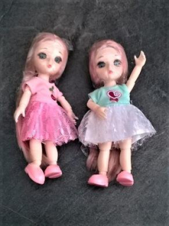 Pohyblivá panenka Doll 16 cm s dlouhými vlasy (D469)