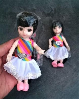 Pohyblivá panenka Doll 16 cm s dlouhými vlasy (D471)