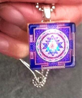 Náhrdelník s přívěškem Mandaly ve dřevě (BD426)