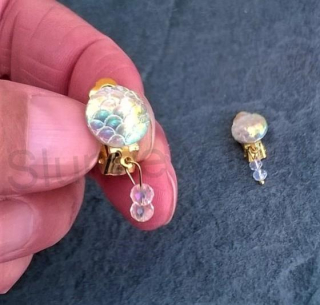 Náušnice klipsy s dračím vzorem měnicí a swarovski korálky 1,2 x 3 cm (BB524)