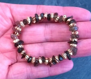 Minerální náramek se záhnědou a ozdobami (X594)