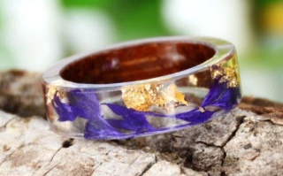 Dřevěný prsten s pryskyřicí (PP116)