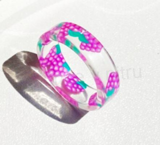 Prsten s pryskyřicí  a ozdobou ovoce (PP118)