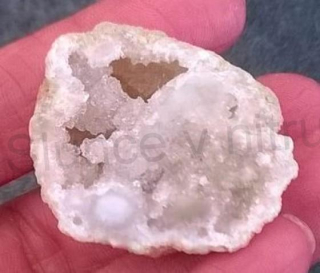 Sněžný Křišťál geoda 25,7g  (Maroko) (X665)