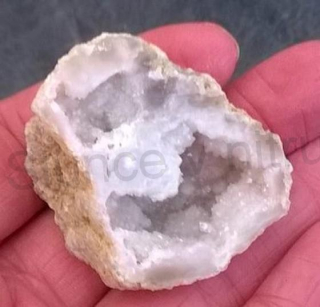 Sněžný Křišťál geoda 44,5g  (Maroko) (X666)