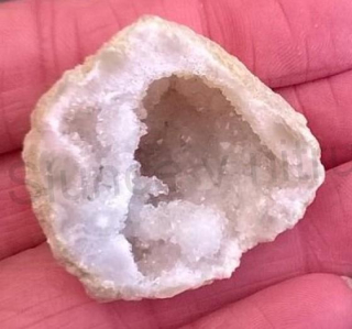 Sněžný Křišťál geoda 26,7g (Maroko) (X675)