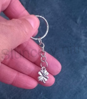 Přívěsek na klíče - čtyřlístek pro štěstí (H209)