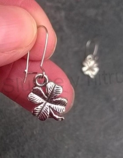 Visací náušnice čtyřlístek (BB565)