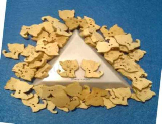 Dřevěné knoflíky Kočička- světlé 17 x 15 mm (C21)