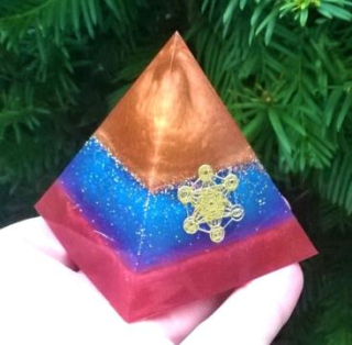 Orgonitová pyramida - Harmonie barev  6,7 x 6,2 cm (PP128)