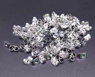 Náušnicová zarážka motýlek platinová 6 x 4 x 3 mm | 1 Pár (AA81)