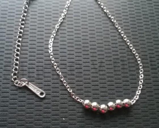 Náhrdelník s kuličkami z chirurgické oceli 316L (BD457)