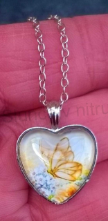 Náhrdelník s přívěškem srdce a motýlem (BD488)