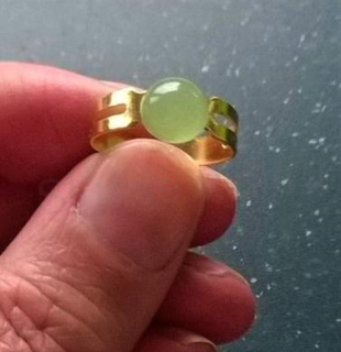 Nastavitelný minerální prsten aventurín 8,3 x 8,3 mm (X720)