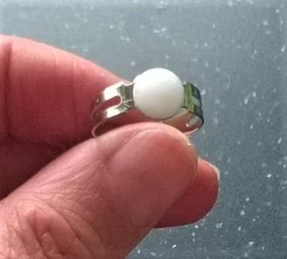 Nastavitelný minerální prsten bilý křemen mlečný (X721)