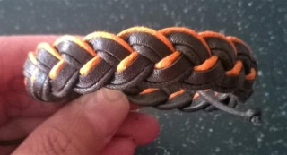 Kožený náramek nastavitelný pletený hnědo oranžový (BC517)