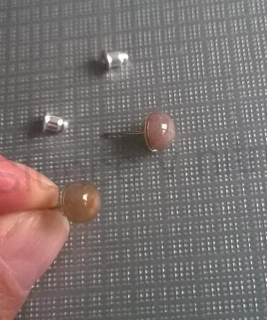 Puzetové náušnice achátové 8 x 8 mm (X819)