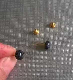 Puzetové náušnice aventurínové 8 x 8 mm (X830)