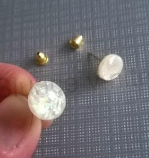 Puzetové náušnice syntetický opál (BB626)