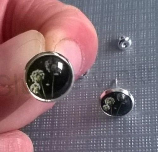 Puzetové náušnice z chirurgické oceli kytičkové (BB640)