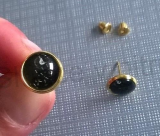 Puzetové náušnice z chirurgické oceli kytičkové (BB641)