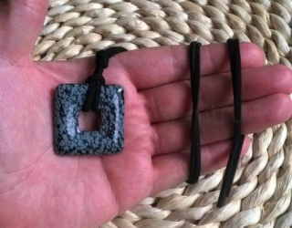 Náhrdelník donut čtverec 35 mm - Obsidián vločkový  (X880)