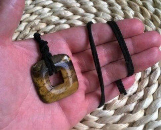 Náhrdelník donut čtverec 35 mm - Tygří oko  (X882)