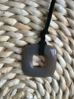 Náhrdelník donut čtverec 40 mm - Achát šedý (X889)