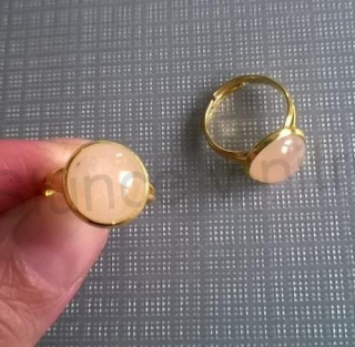 Nastavitelný minerální prsten růženín (X915)