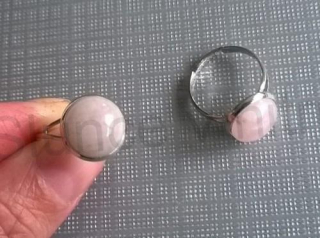 Nastavitelný minerální prsten růženín (X916)