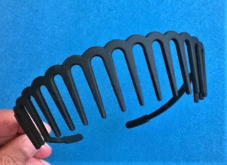 Čelenka z vlnek černá (H326)