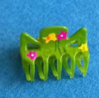 Menší střední skřipce zelené 2,7 x 2,1 cm (H327)