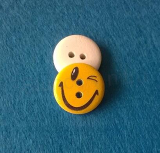 Dřevěné knoflíky Smajlík  20 mm (C24)