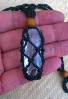 Náhrdelník Křišťál špice na pletené šňůrce (Brazílie) (X1172)