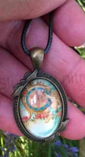 Náhrdelník s přívěškem dívky, postavy (BD544)