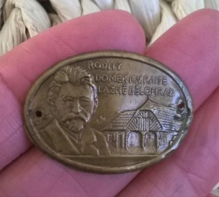 Turistický štítek na hůl - Rodný Domek K.V. Raise Lásně Bělohrad (MB775)