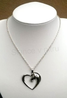 Náhrdelník s přívěskem koně v srdci (BD578)