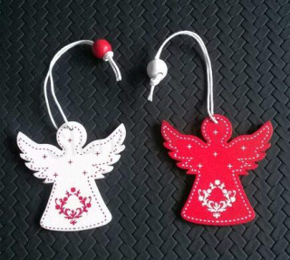 Dřevěné vánoční malované ozdoby andílci (H353)