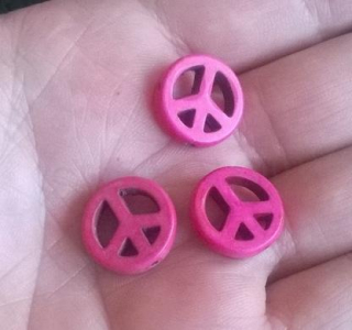 Tyrkysový symbol míru z minerálů - 15 mm růžový (X1241)