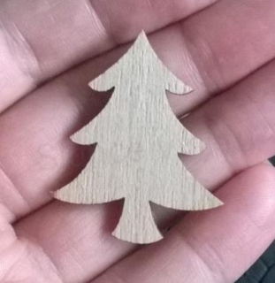 Dřevěné výřezy - vánoční ozdoby stromek (V103)