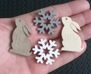 Dřevěné výřezy - vánoční ozdoby vločky a zajici 4 kusy (V108)