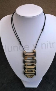 Modní retro náhrdelník s imitací dřeva (BD594)